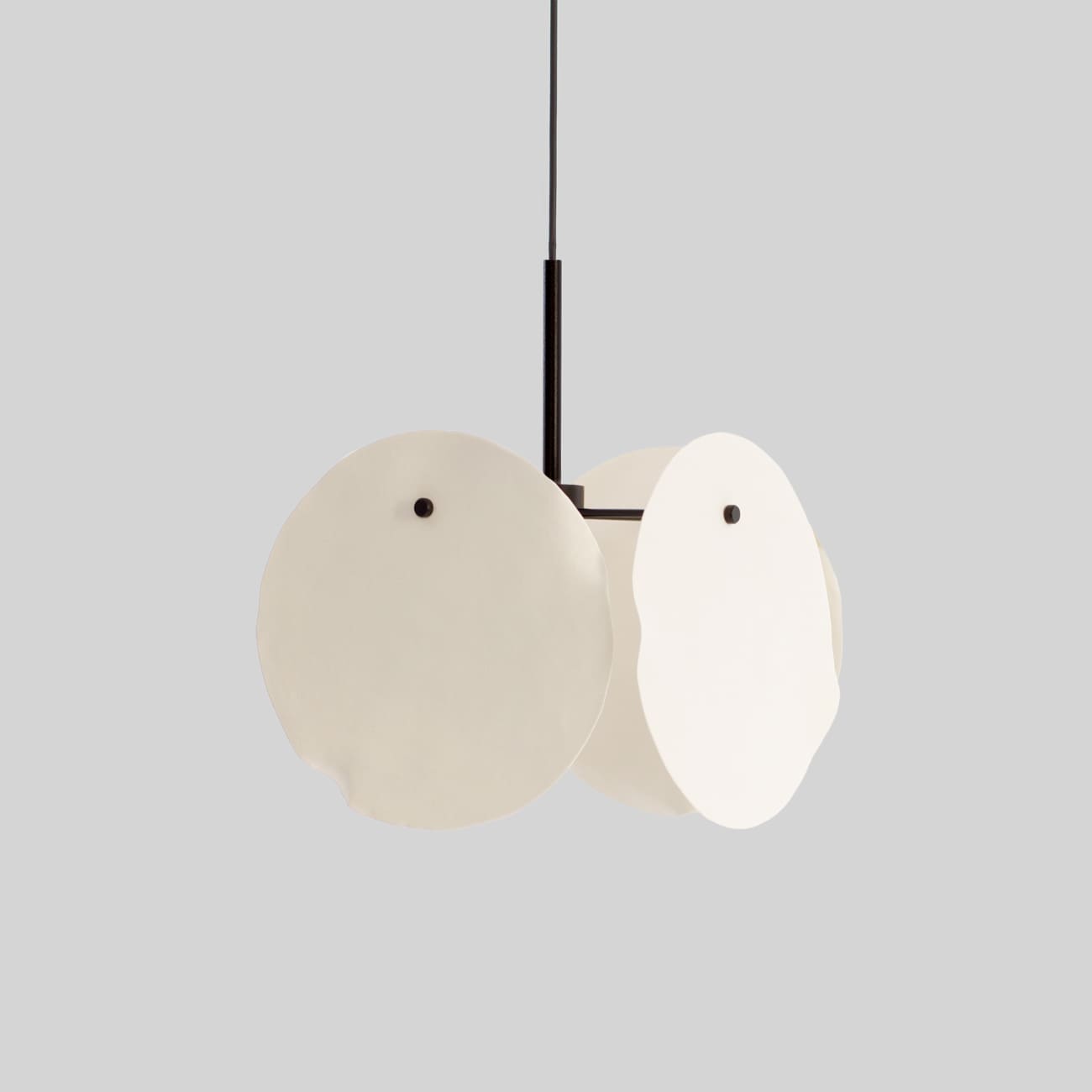 minimalistyczna-porcelanowa-lampa-wiszaca-tiinii