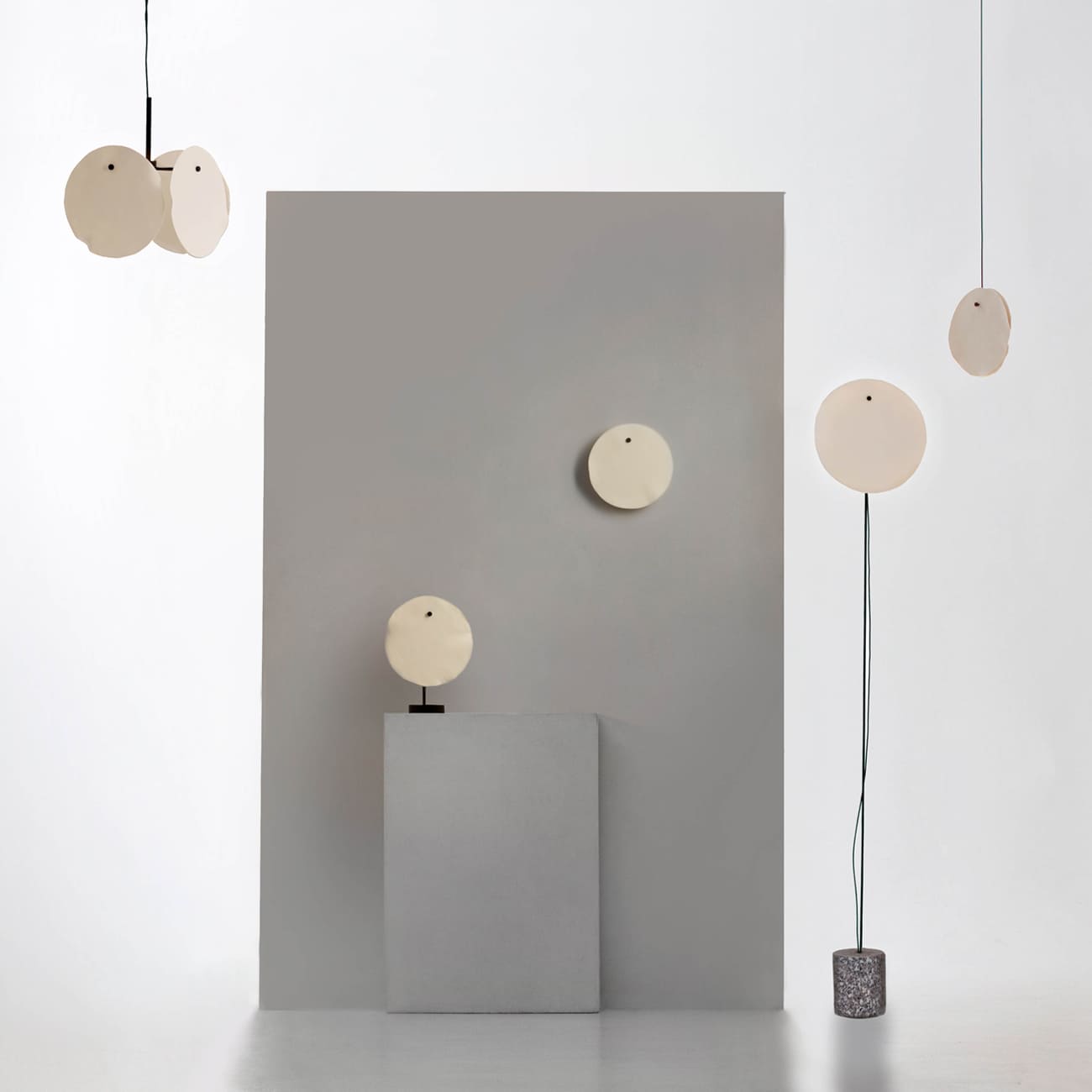 minimalistyczna-porcelanowa-lampa-wiszaca-tiinii