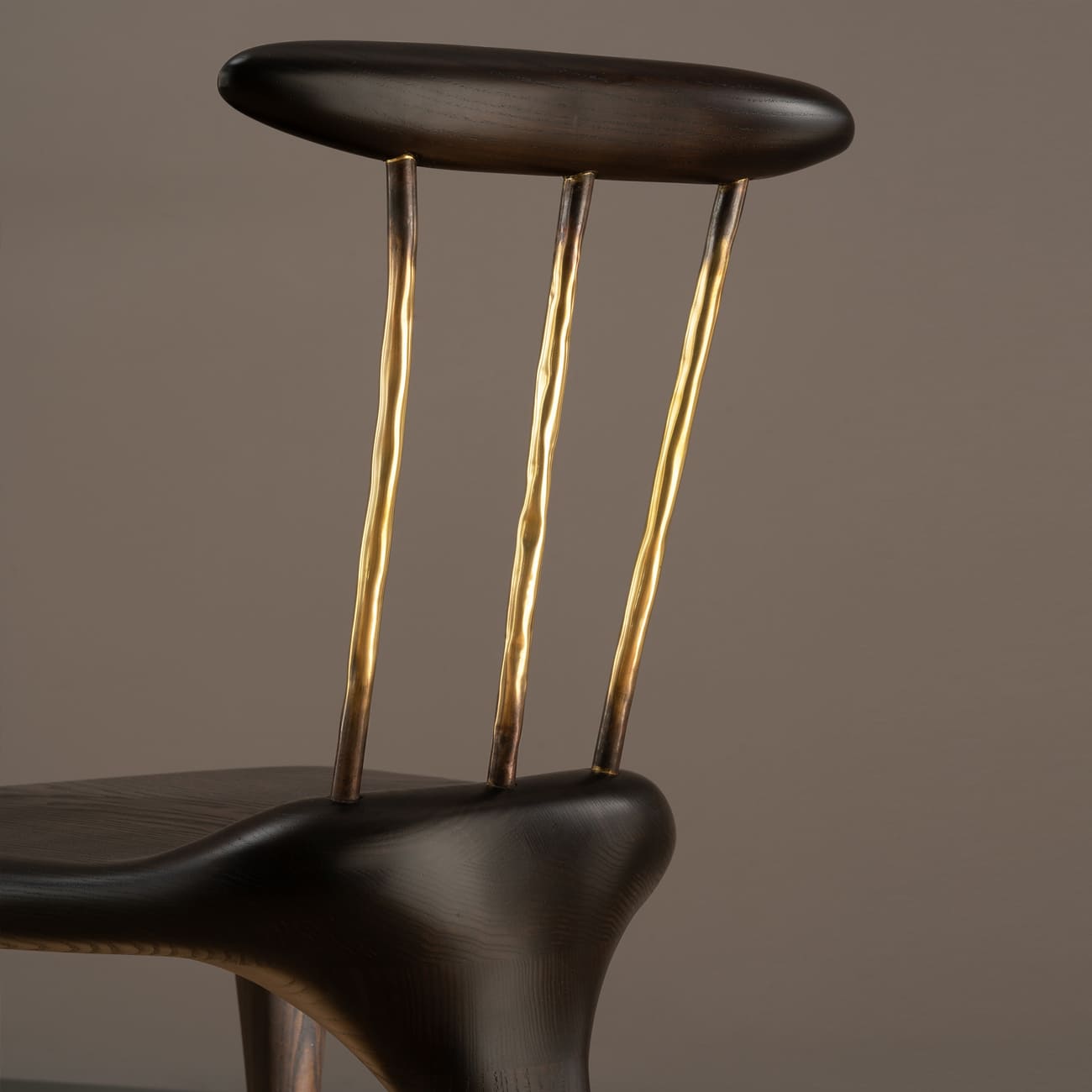 biomorphic-chair-craftsmanship-tomasz-omachel