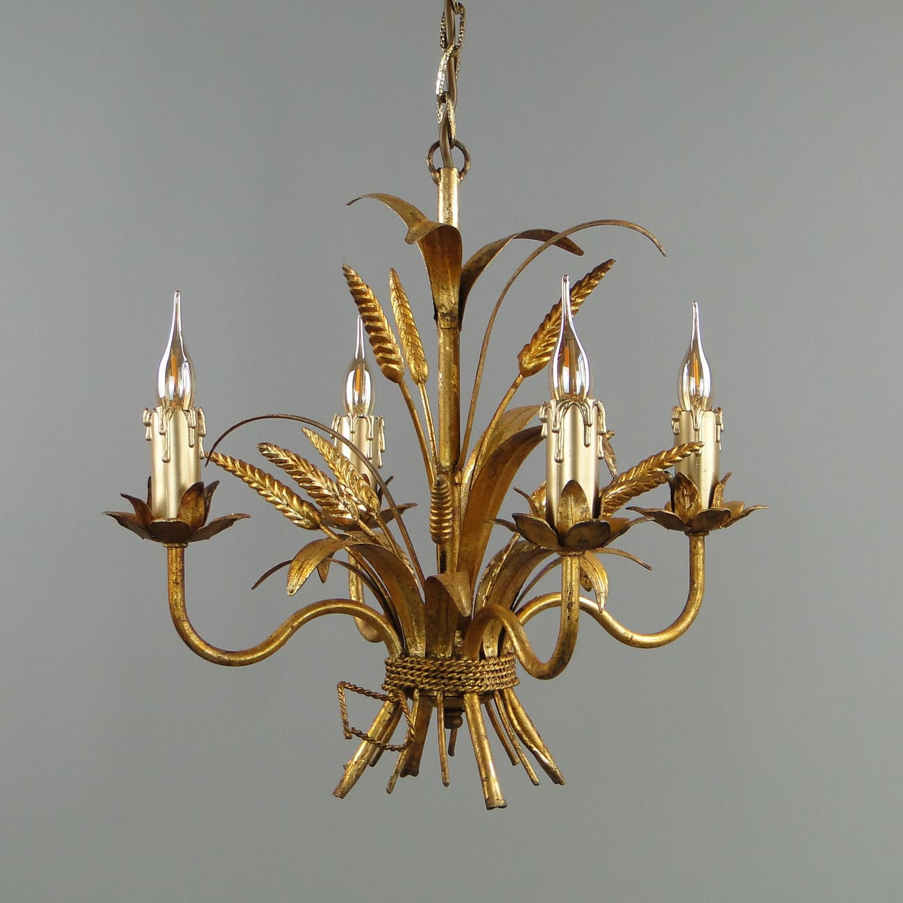 hollywood-regency-gold-chandelier