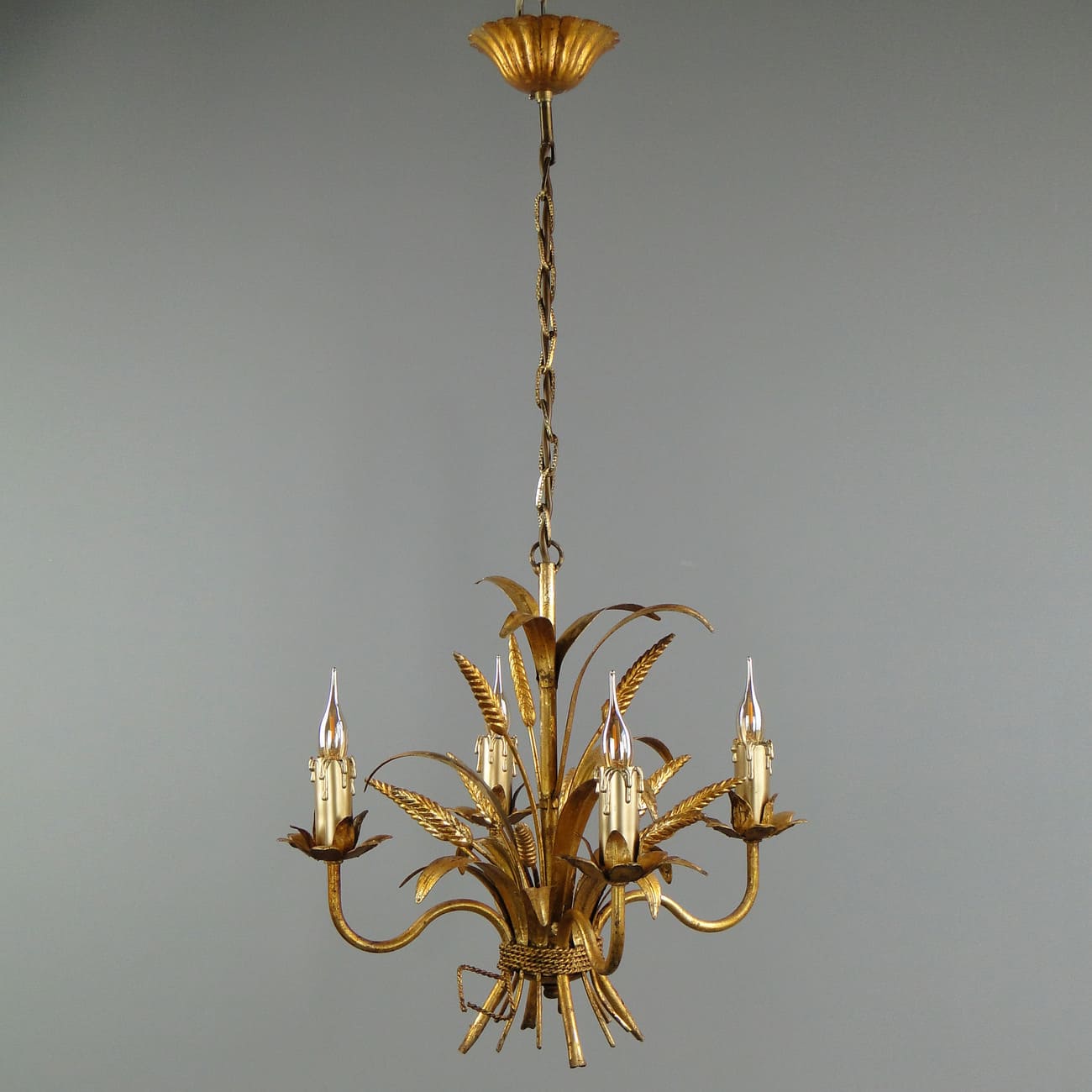 hollywood-regency-gold-chandelier