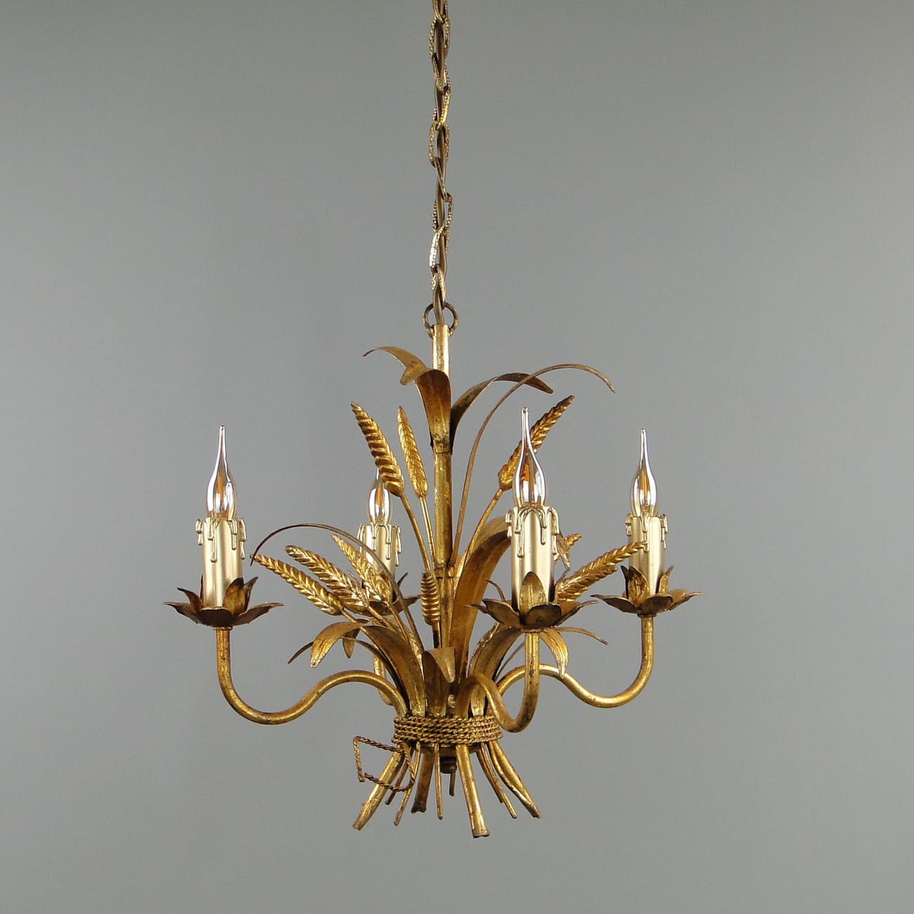 hollywood-regency-gold-chandelier