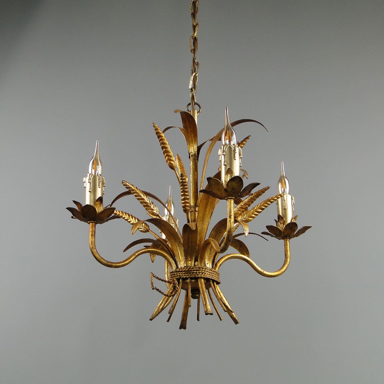 hollywood-regency-gold-chandelier