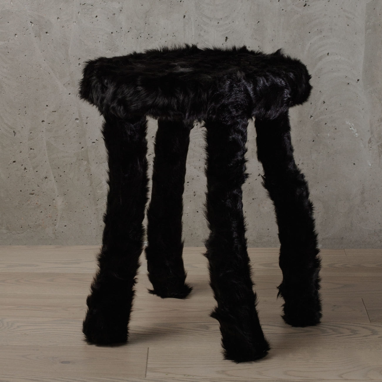 furry-stool-upcykled-collectible-design