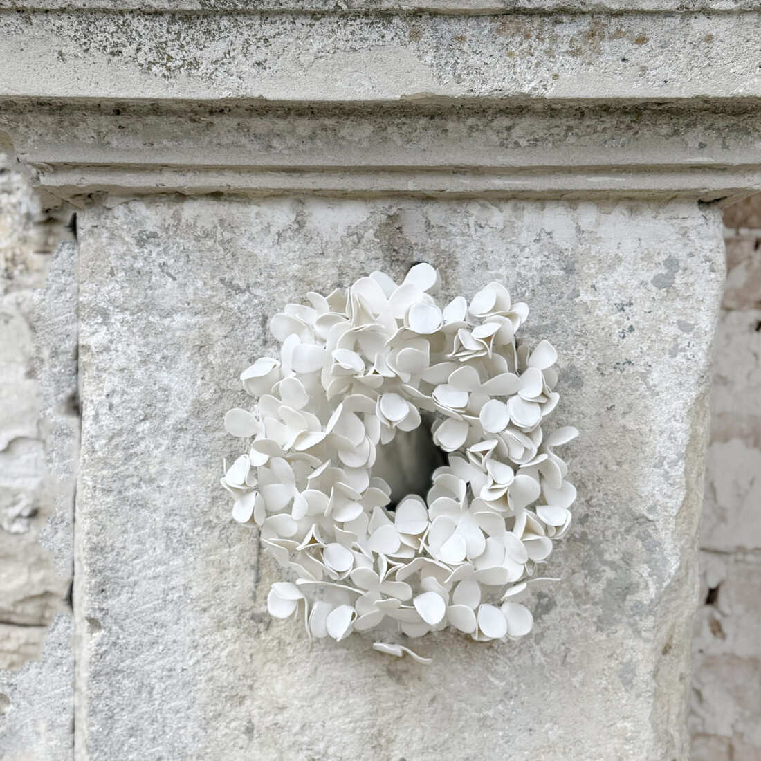 wall-mirrior-flower-shape-collectible-design