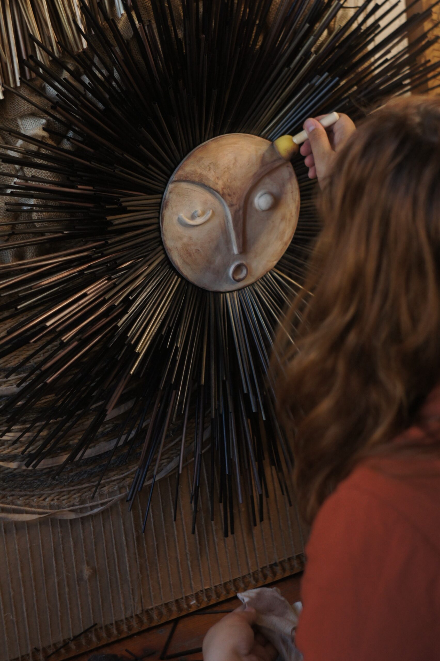 Detal procesu powstawania gobelinu The Hearth Guardian autorstwa RUDA Studio przygotowywanego na Craft Days