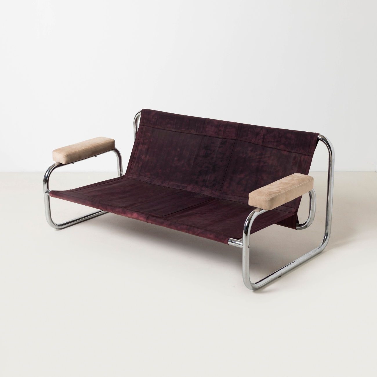 Borkum sofa without cushions showing the original textile suspension.