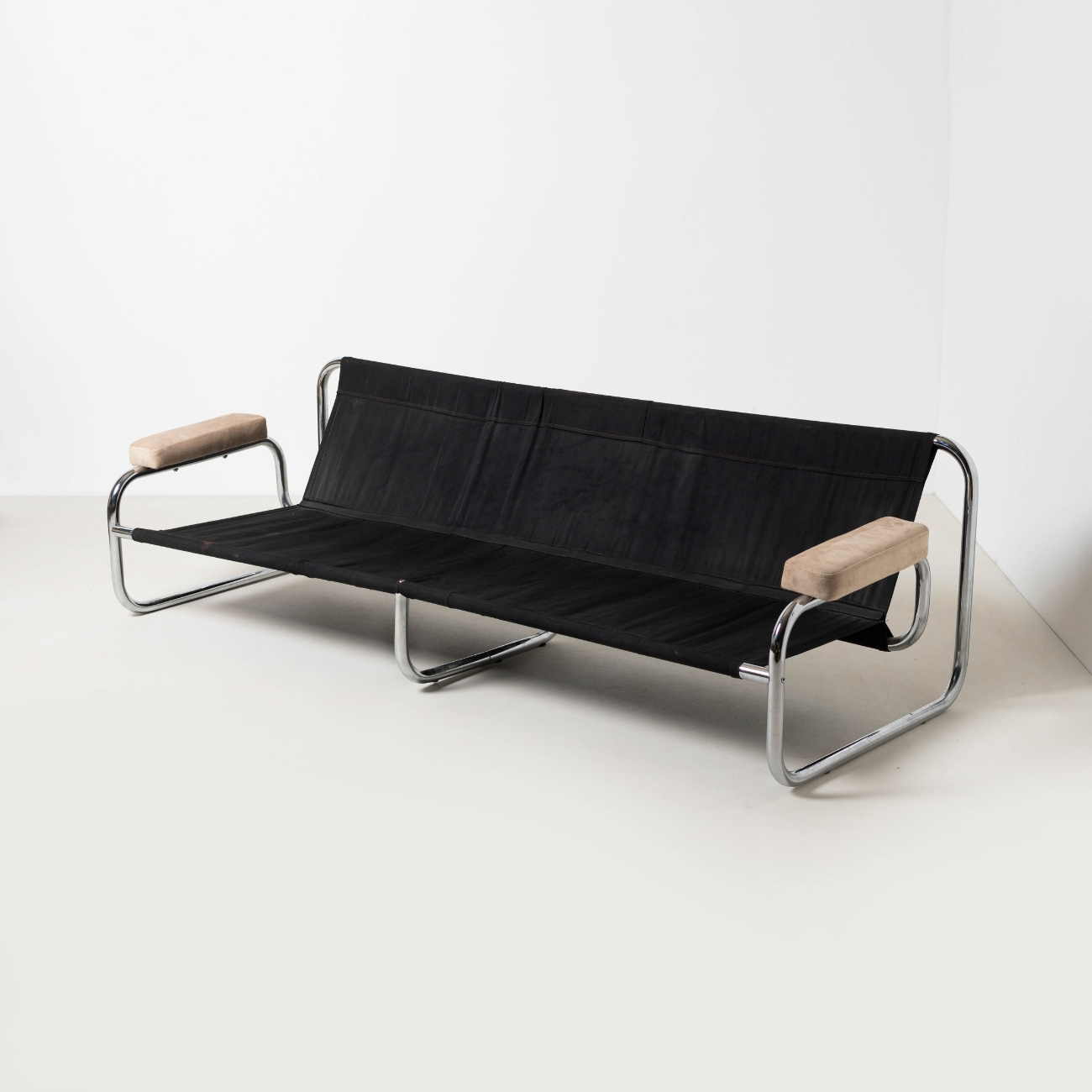 Borkum sofa without cushions showing the original textile suspension.
