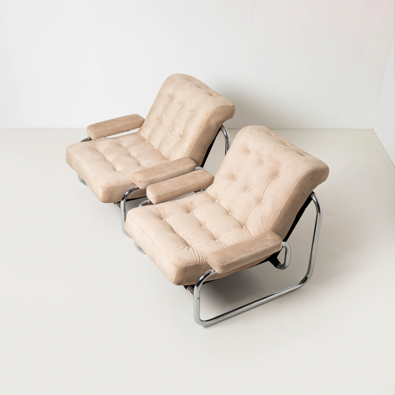 Borkum lounge chairs by Johan Bertil Häggström, elevated angle.