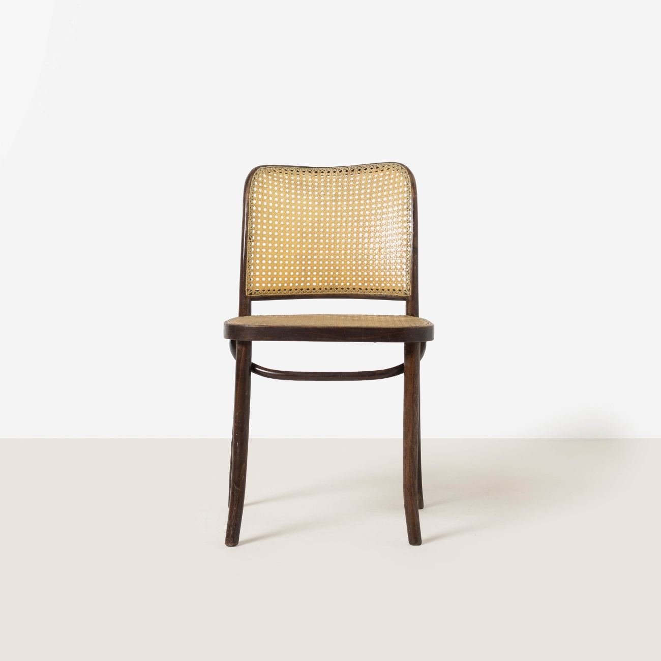 Side profile of Josef Hoffmann Model 811 bentwood dining chair