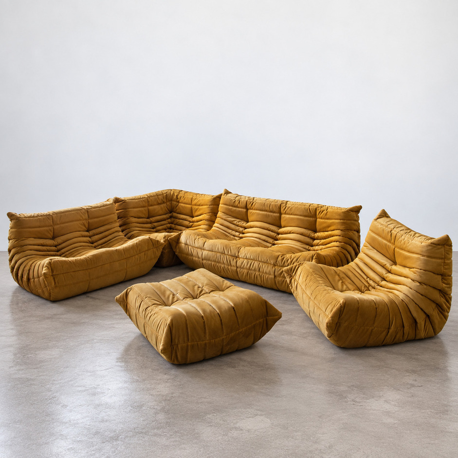 Sofa modułowa Togo vintage, komplet gold velvet z pufem, Michel Ducaroy, Ligne Roset